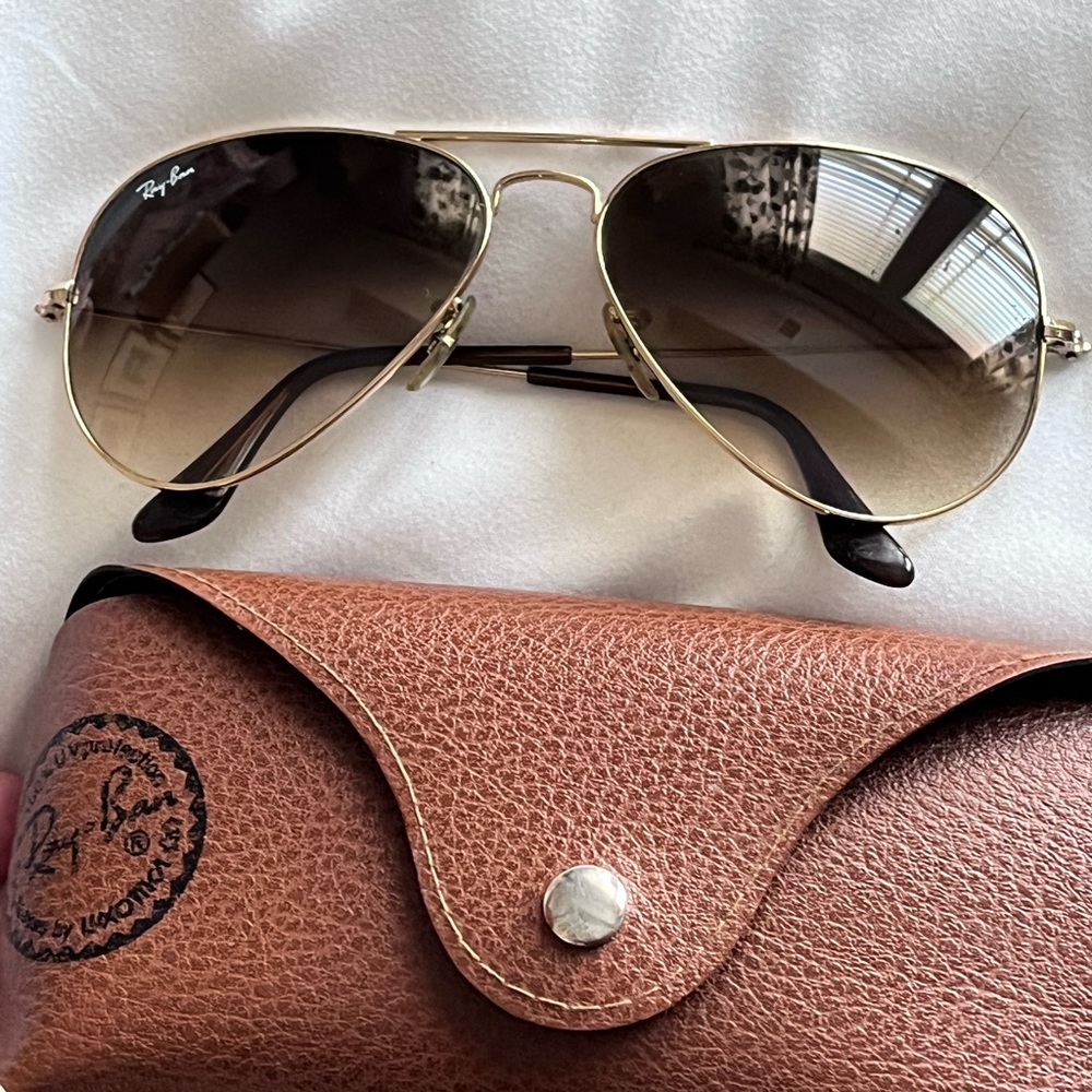 Ray-Ban Gold Aviators - Picture 6 of 6